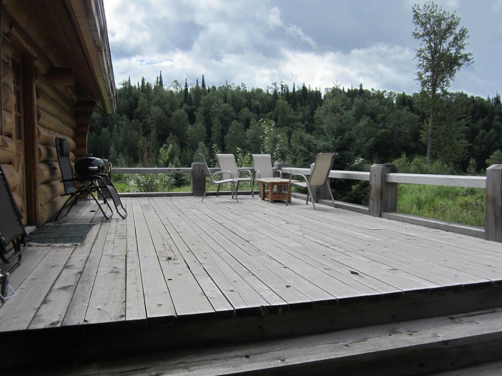 Ldr Lodge - Last Dollar Ranch Smithers Exteriör bild