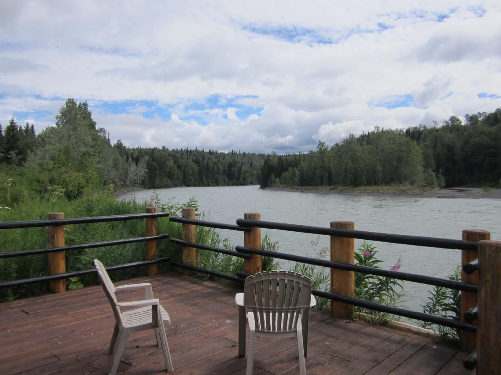 Ldr Lodge - Last Dollar Ranch Smithers Exteriör bild