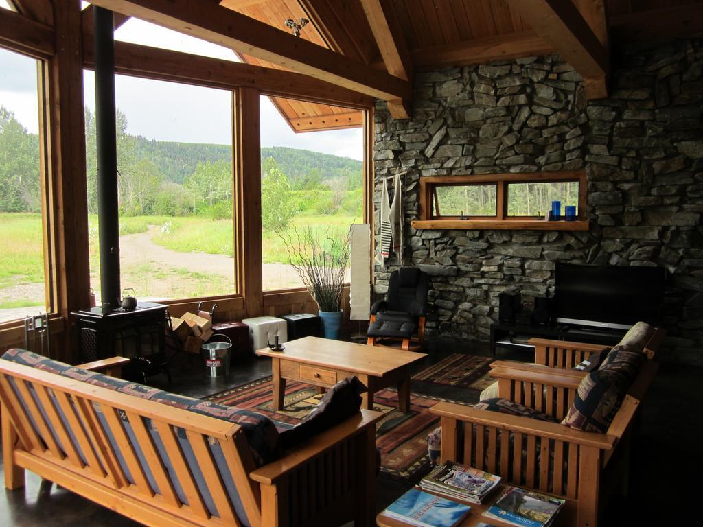 Ldr Lodge - Last Dollar Ranch Smithers Exteriör bild