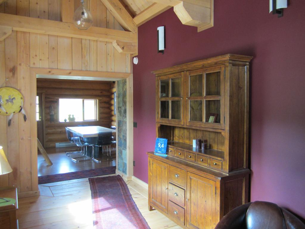Ldr Lodge - Last Dollar Ranch Smithers Rum bild