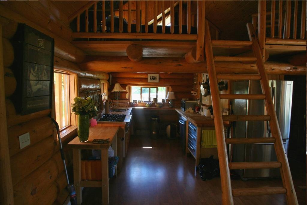 Ldr Lodge - Last Dollar Ranch Smithers Exteriör bild