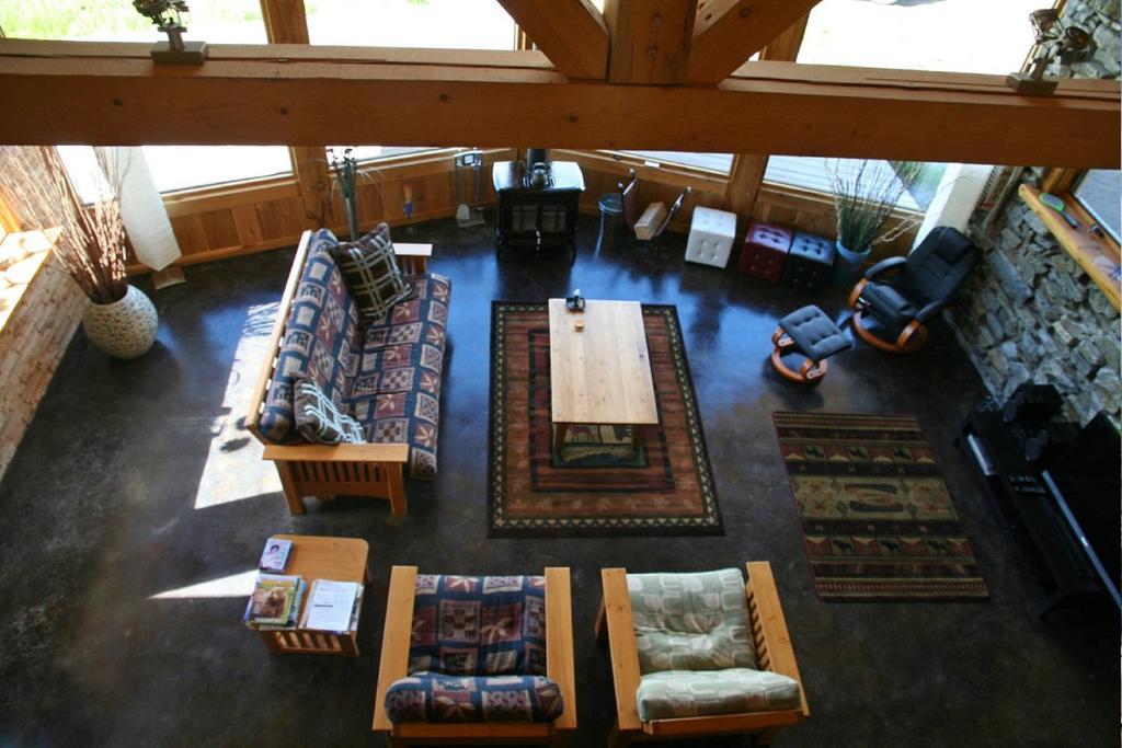 Ldr Lodge - Last Dollar Ranch Smithers Exteriör bild