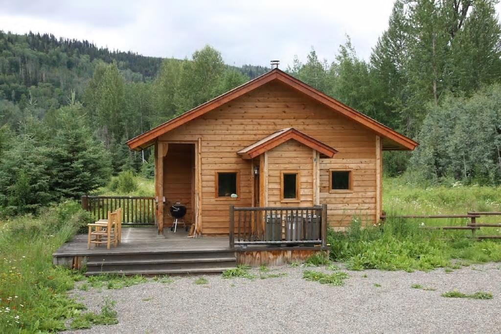 Ldr Lodge - Last Dollar Ranch Smithers Exteriör bild
