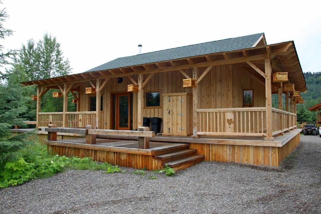 Ldr Lodge - Last Dollar Ranch Smithers Exteriör bild