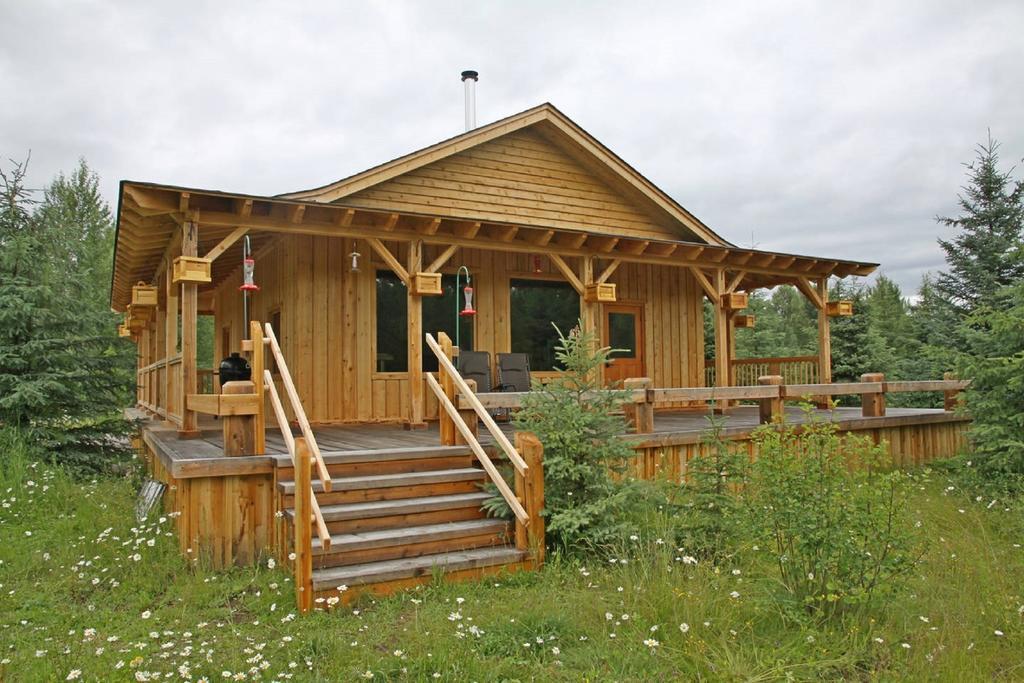 Ldr Lodge - Last Dollar Ranch Smithers Exteriör bild