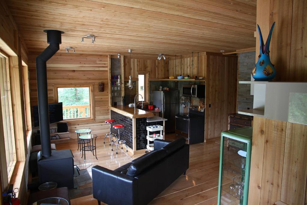 Ldr Lodge - Last Dollar Ranch Smithers Exteriör bild