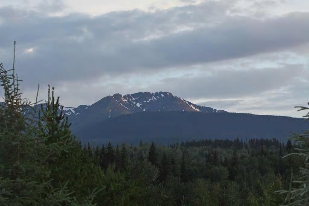 Ldr Lodge - Last Dollar Ranch Smithers Exteriör bild
