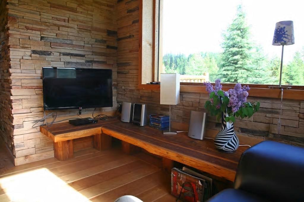 Ldr Lodge - Last Dollar Ranch Smithers Exteriör bild